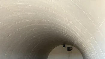 Setiap bunker memiliki standar lebar lantai interior 8,08 meter, dengan panjang 18,3 meter dan 24,4 meter, masing-masing dengan langit-langit setinggi 3,7 meter hingga bagian atas lengkungan interior Foto: Boredpanda