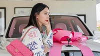 Dinikahi Pengusaha Kaya, Aktris Korea Clara Pamer Rolls Royce Cullinan Custom