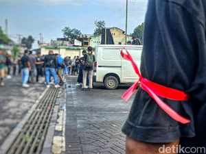 Aksi Damai Lawan Dugaan Pungutan Liar di Pabrik Sukabumi