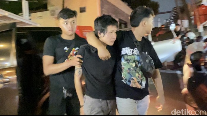 Tampang Duo Begal Pembacok Bocah SMP di Depok Usai Ditangkap Polisi