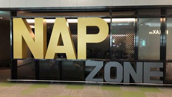 Ada juga area Nap Zone agar penumpang bisa tidur dulu dengan nyaman saat menunggu penerbangan. Foto: Bored Panda