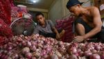 Duh! Harga Bawang Merah Bikin Nangis