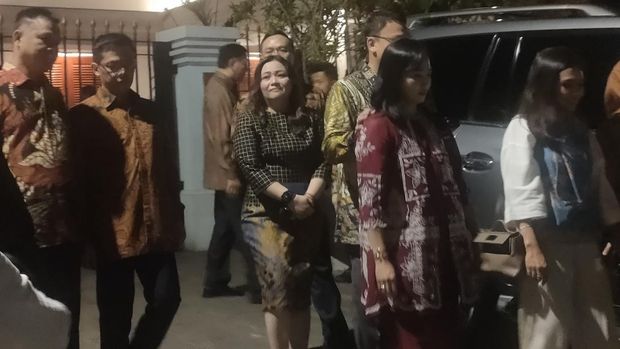 Sejumlah elite Partai Gerindra melakukan pertemuan dengan Ketua Umum, Prabowo Subianto, Kamis (25/4/2024). Turut hadir Hashim Djojohadikusumo, Fadli Zon, Sugiono, Iwan Bule, dan Dudung Abdurachman.