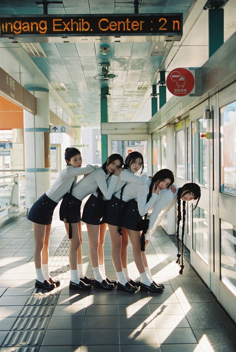 Teaser foto debut ILLIT.