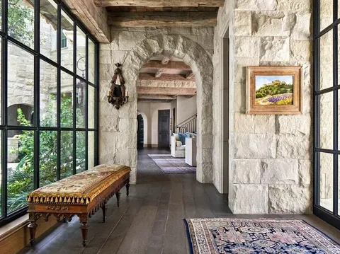 Inspirasi dekorasi di rumah bergaya mediterania.
