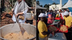 Bangun Masjid di Uganda, Ivan Gunawan Potong 3 Ekor Sapi dan Bagi Nasi Kebuli