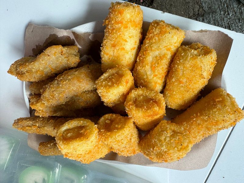 Julai, penjual kue basah di Bojonggede