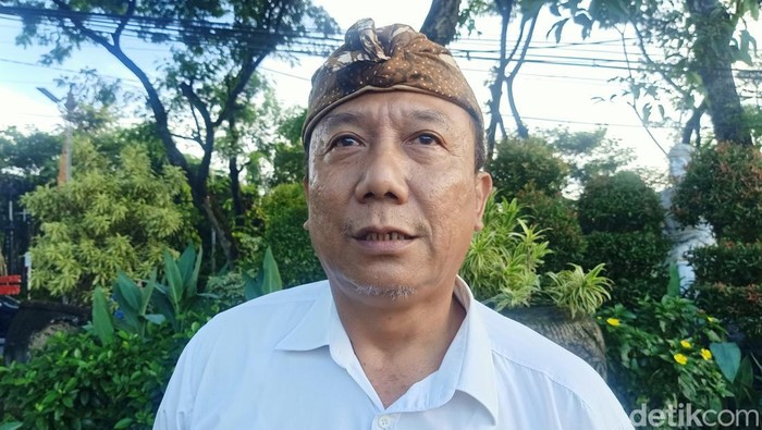 Kadisdikpora Kota Denpasar AA Gede Wiratama saat ditemui di Lapangan Lumintang, Denpasar, Bali pada Kamis (25/4/2024).