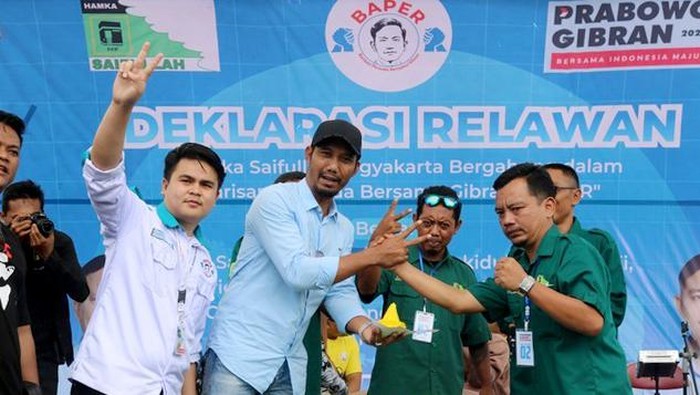 Kala Relawan Muda Prabowo Gibran Yogyakarta Bersuara Relawan Muda Prabowo-Gibran Yogyakarta ikut mengucapkan selamat kepada Presiden-Wakil Presiden terpilih dan mendukung visi misinya untuk rakyat Indonesia.