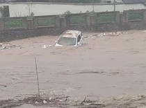 Jembatan di China Runtuh Saat Diguyur Hujan Lebat, 11 Orang Tewas