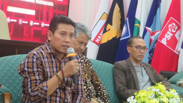 Ketua KPU Daerah Istimewa Yogyakarta (DIY) Ahmad Shidqi di Kantor KPU DIY, Kota Jogja, Kamis (25/4/2024).