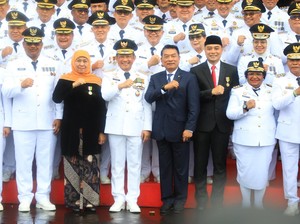 Khofifah Dedikasikan Satyalancana untuk Seluruh Masyarakat Jawa Timur