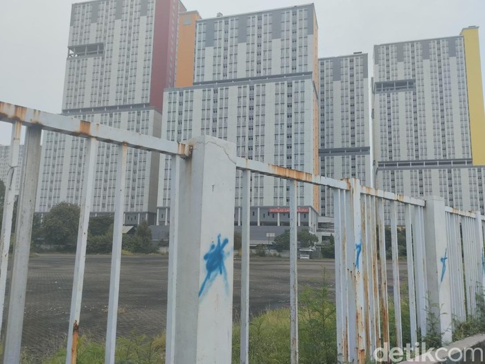 Kondisi terkini Wisma Atlet Kemayoran yang mau direnovasi, Kamis (25/4/2024).