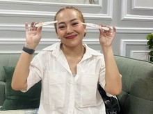 Sakit Tak Hilangkan Tawa Mpok Alpa di Kamera