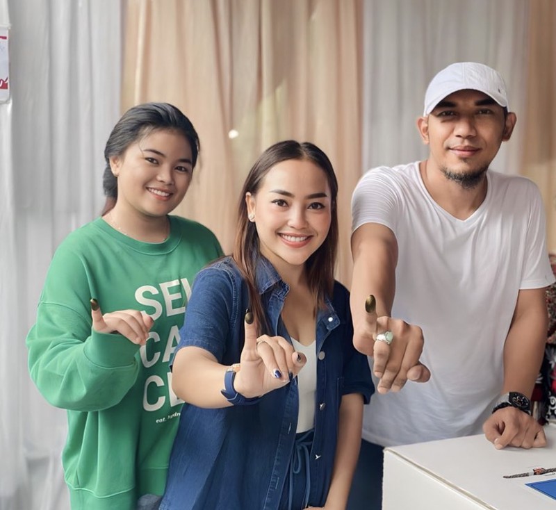 Kulineran Nina 'Mpok Alpa' yang Dikabarkan Hamil Anak Ketiga