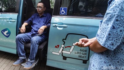 Lansia hingga Bumil Kini Bisa Dilayani Taksi Lifecare