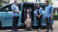 Peluncuran layanan baru Bluebird Lifecare diselenggarakan di Jakarta, Kamis (25/4/2024). Turut hadir Direktur Utama PT Blue Bird Tbk Adrianto Djokosoetono, Koordinator Bluebird Peduli Noni Sri Ayati Purnomo, dan Guru besar Gerontologi Prof Tri Budi W Rahardjo.