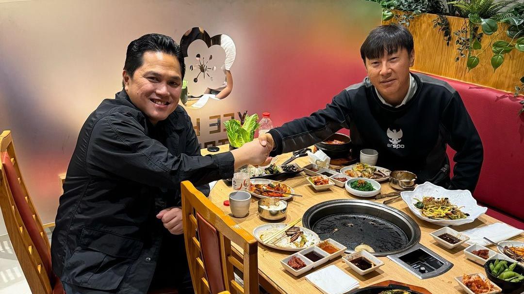 Menteri BUMN sekaligus Ketua PSSI Erick Thohir melakukan makan malam berbareng pembimbing timnas Indonesia Shin Tae-Yong. (Instagram @erickthohir)