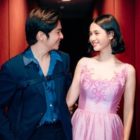 Nurra Datau bermain dalam film Dua Hati Biru yang masih tayang di bioskop Indonesia. Penampilan dan aktingnya mencuri perhatian netizen. Foto: Instagram @nuradatau