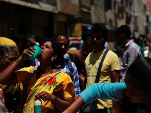 Gelombang Panas di India Picu 2 Orang Tewas, Suhu Menyengat Nyaris 45 Derajat Celcius