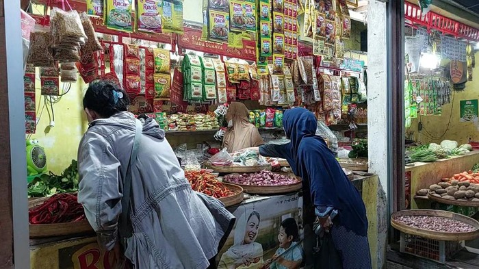 Pasar tradisional Lamongan.