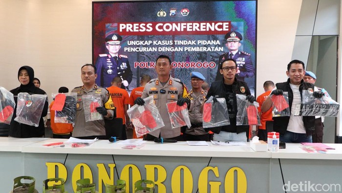 Polres Ponorogo Amankan 8 Tersangka Spesialis Rumah Kosong