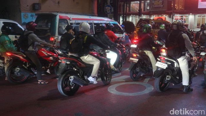 RHK di Simpang Jalan Brigjen Katamso - Jalan Pemuda.