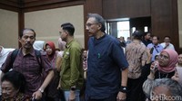 Terdakwa kasus dugaan korupsi ore nikel Ridwan Djamaluddin bersiap menjalani sidang lanjutan dengan agenda pembacaan putusan atau vonis di PN Tipikor, Jakarta, Kamis (25/4/2024).