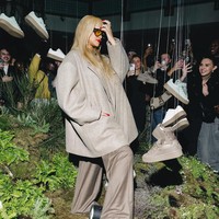 Aku sudah melakukan banyak hal. Aku pernah memperlihatkan puting, celana dalam. Tapi sekarang, itu adalah hal-hal yang aku pikir sebagai seorang ibu.. itu hal-hal yang aku rasa aku tidak akan lakukan dan aku pikir Oh my God, aku benar-benar pernah melakukan itu? Memperlihatkan puting? ujar Rihanna.  Foto: Instagram @pumasportstyle