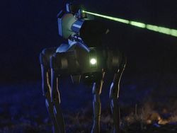 Robot Anjing Penyembur Api, Gahar!