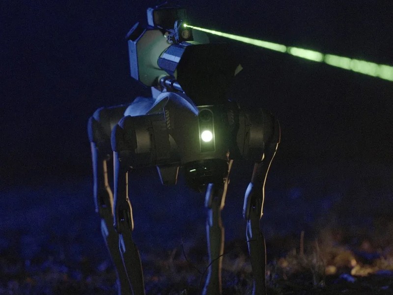 Robot Anjing Penyembur Api Thermonator buatan Throwflame