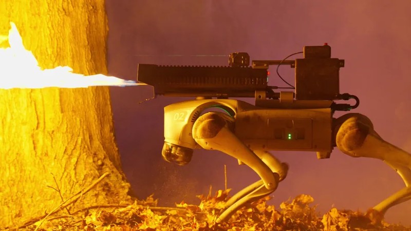 Robot Anjing Penyembur Api Thermonator buatan Throwflame