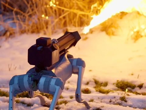 Robot Anjing Penyembur Api Thermonator buatan Throwflame