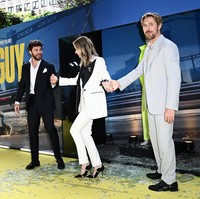 Tema tersebut melanjutkan dari estetika penampilan mereka sebelumnya di London, Inggris. Gaya kembaran dalam balutan setelan menjadi pilihan.  (Foto: Gareth Cattermole/Getty Images)