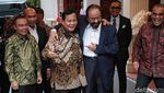Saling Rangkul, Prabowo-Surya Paloh Sepakat Kerja Sama untuk Rakyat