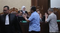 Diketahui, putusan ini jauh lebih ringan daripada tuntutan jaksa. Windu sebelumnya dituntut 12 tahun penjara, sementara Glenn Ario 10 tahun penjara dan Ofan Sofwan 8 tahun penjara.