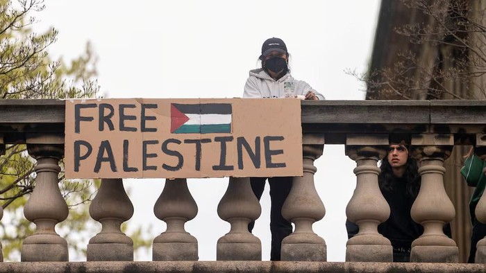Protesters show support for Palestinians in Gaza, at Columbia University in New York City, U.S., April 24, 2024. REUTERS/David Dee Delgado Purchase Licensing Rights