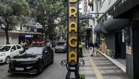 Pemerintah Kota Bandung mencanangkan penerapan program Braga Free Vehicle atau Braga tanpa kendaraan setiap hari Sabtu dan Minggu yang akan disosialisasikan dan uji coba pada Mei 2024.
