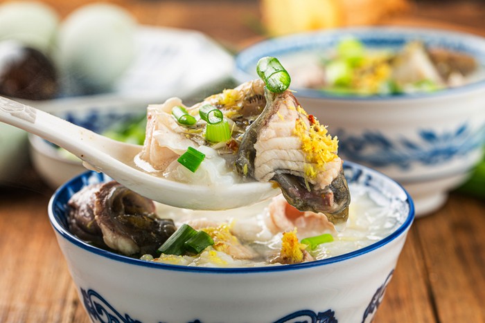 suan cai yu atau sup ikan khas China
