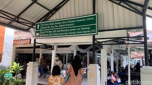 Suasana area poliklinik di RSUP Ngoerah, Denpasar, Rabu (3/4/2024). (Siti Muamalah)