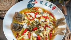 Sup Ikan Kuah Asin Suan Cai Yu bisa Ditemukan di Resto Jaksel Ini