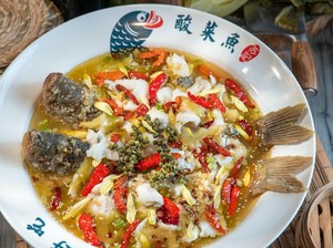 Sup Ikan Kuah Asin Suan Cai Yu bisa Ditemukan di Resto Jaksel Ini