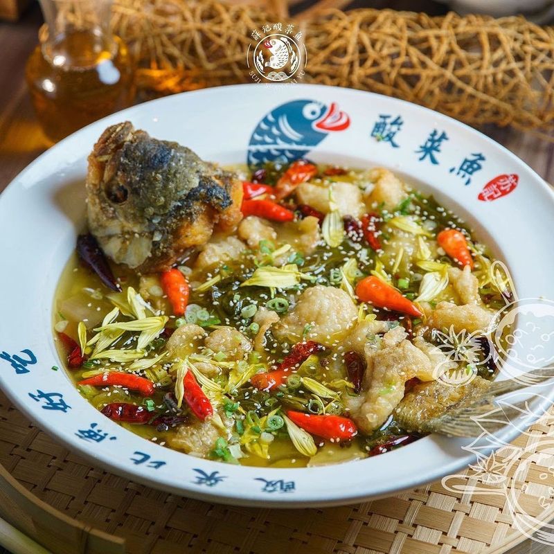 Sup Ikan Kuah Asin 'Suan Cai Yu' bisa Ditemukan di Resto Jaksel Ini