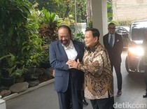 Tiba di Kertanegara, Surya Paloh Dirangkul Prabowo Subianto