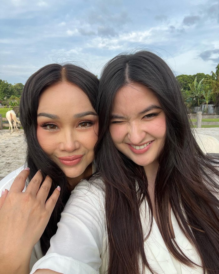 Titi DJ dan sang putri, Stephanie Poetri