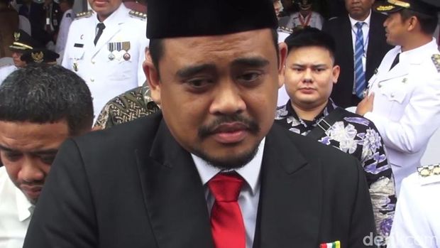 Wali Kota Medan Bobby Nasution usai menerima Satyalancana di Surabaya.