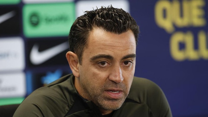 Soccer Football - FC Barcelona Press Conference - Ciutat Esportiva Joan Gamper, Barcelona, Spain - April 25, 2024 FC Barcelona coach Xavi during the press conference REUTERS/Albert Gea