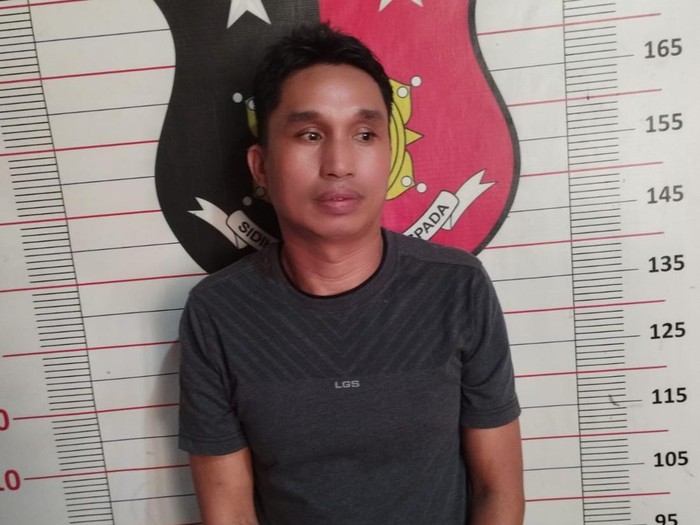 Zulkapun, pembacok Rolis saat diamankan di kantor polisi