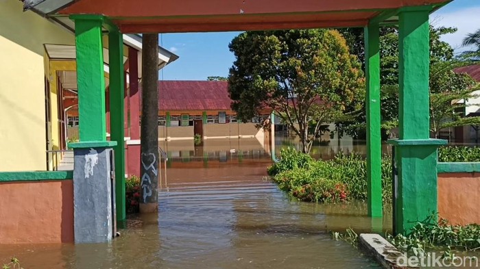 157 SD-SMA Terendam Banjir di Luwu Utara, Siswa Diliburkan Sementara