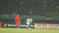 Foto: Arkhan Fikri memulai karirnya sebagai gelandang tengah di klub Arema FC pada 15 Juni 2022 yang kemudian dikontrak selama 5 tahun. (Foto: Instagram @arkhanfikri)